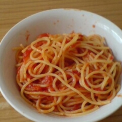 お昼に作ってみました‼トマトパスタ美味しかったです。